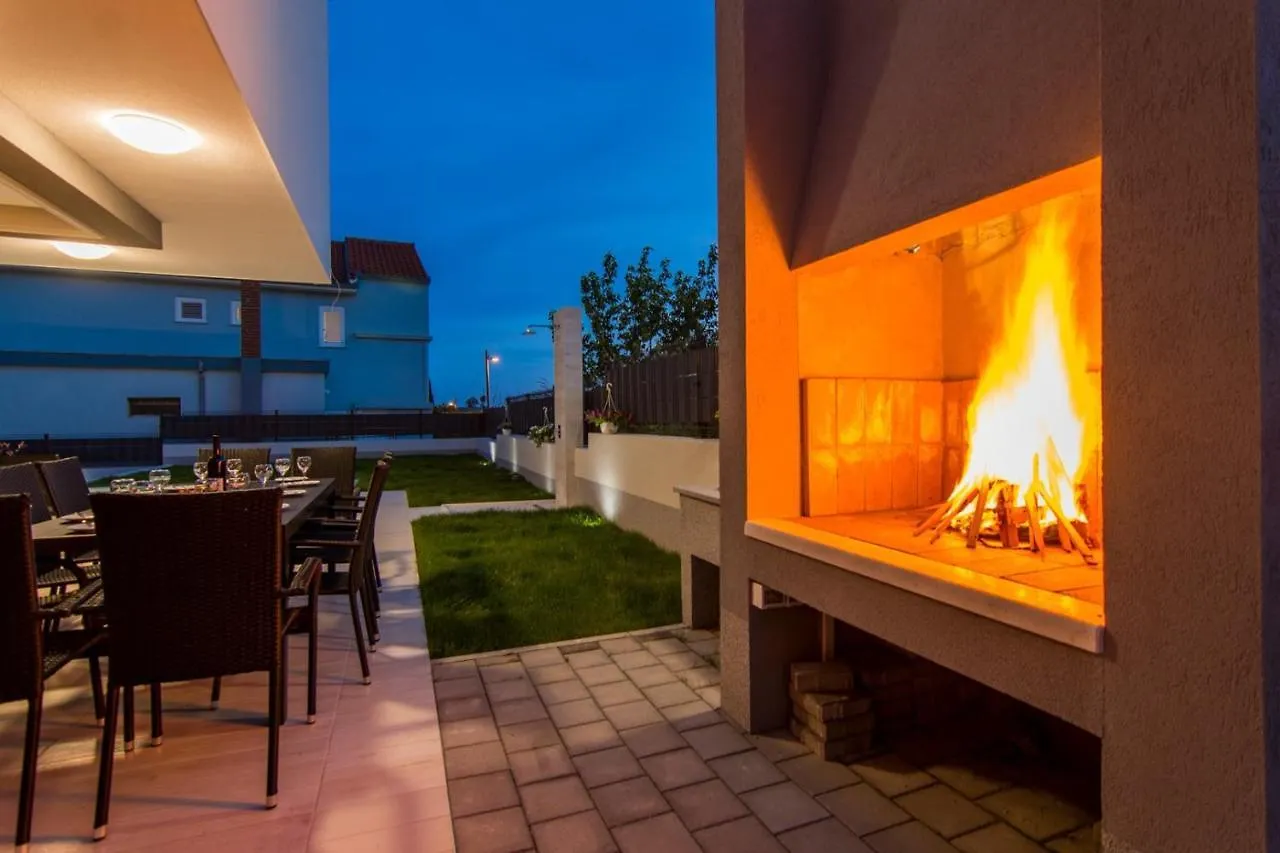 Luxury Villa Split Lady 2 With Private Pool Near The Beach In Split - Kastel Kambelovac Kastela