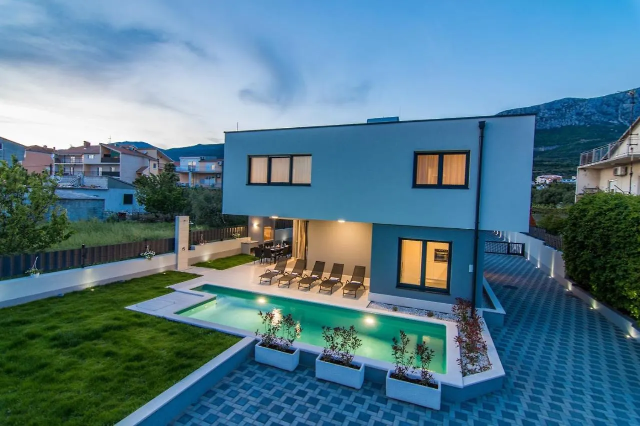 Luxury Villa Split Lady 2 With Private Pool Near The Beach In Split - Kastel Kambelovac Kastela