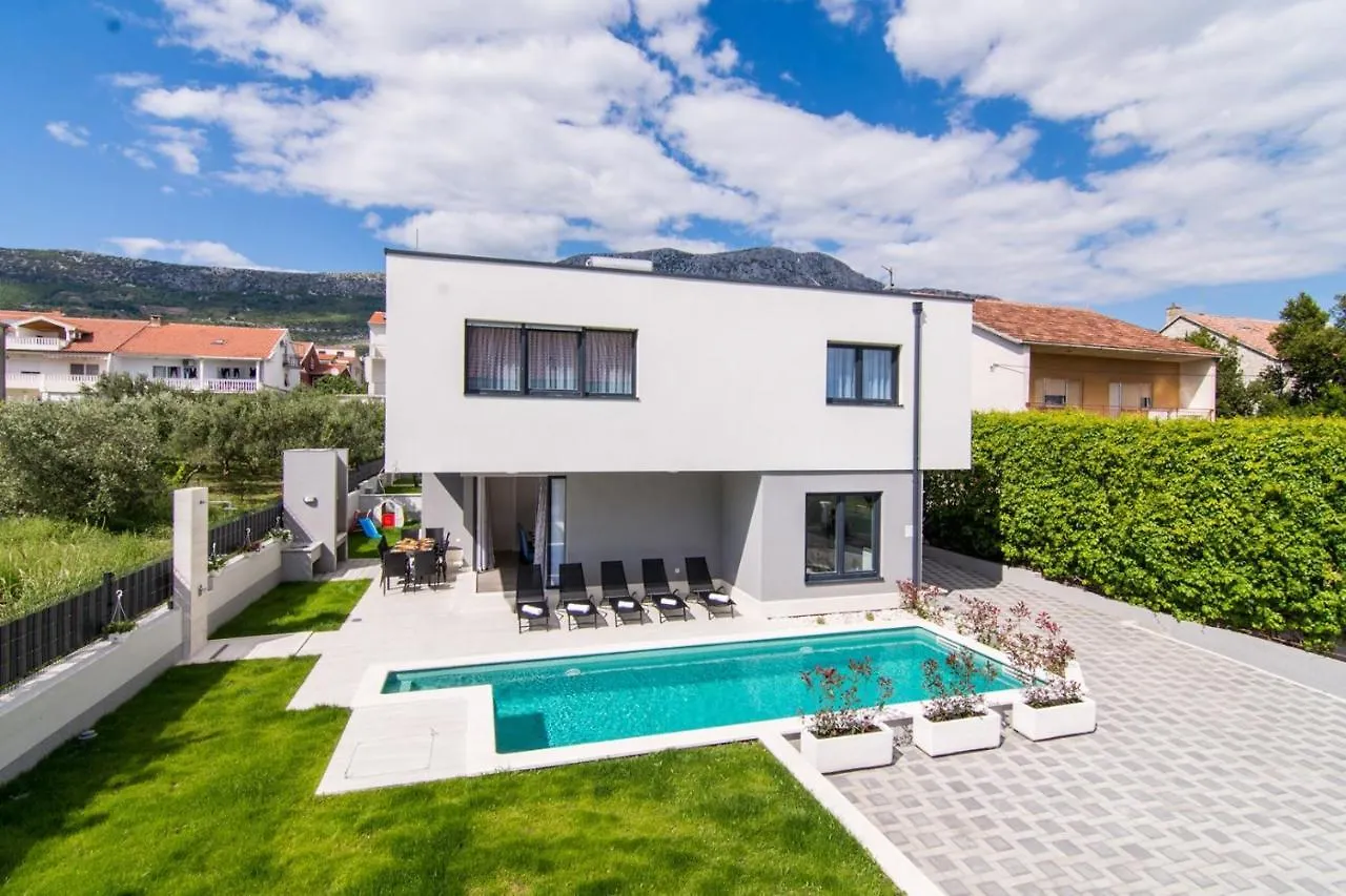 Luxury Villa Split Lady 2 With Private Pool Near The Beach In Split - Kastel Kambelovac Kastela