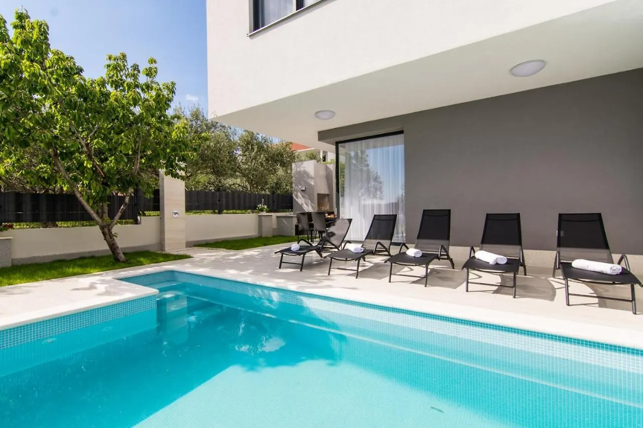 Luxury Villa Split Lady 2 With Private Pool Near The Beach In Split - Kastel Kambelovac Kastela