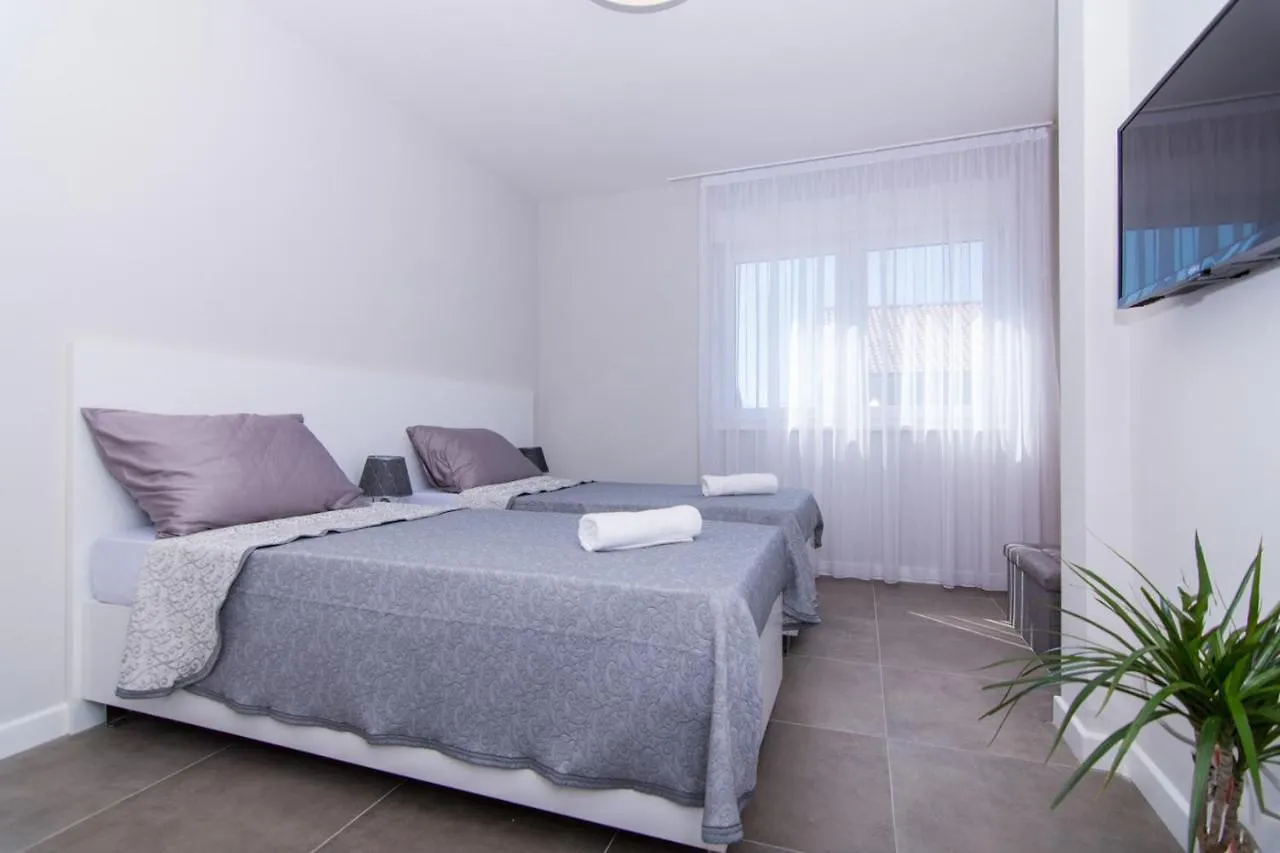 Luxury Villa Split Lady 2 With Private Pool Near The Beach In Split - Kastel Kambelovac Kastela